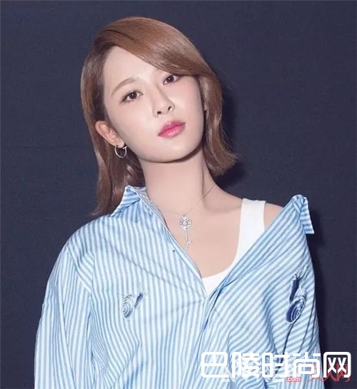 时髦披发造型_头发长度好尴尬 这样打理照样让你时髦飞起!