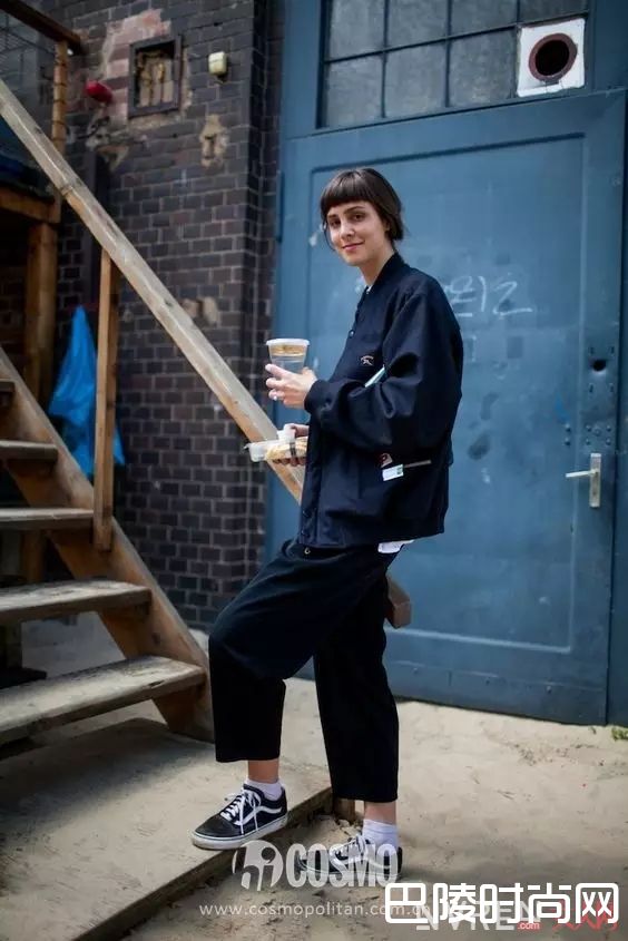 黑白+球鞋_百穿不腻小白鞋，永远不会出错的穿搭公式