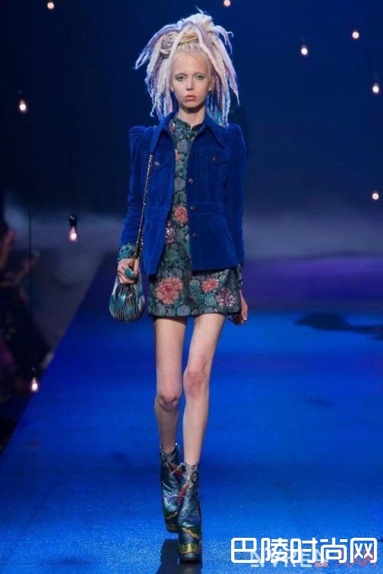 中国风惊艳时装周_中国风走向国际 她们却穿成了另一种时尚