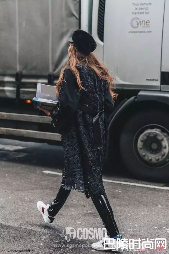 黑白+球鞋_百穿不腻小白鞋，永远不会出错的穿搭公式