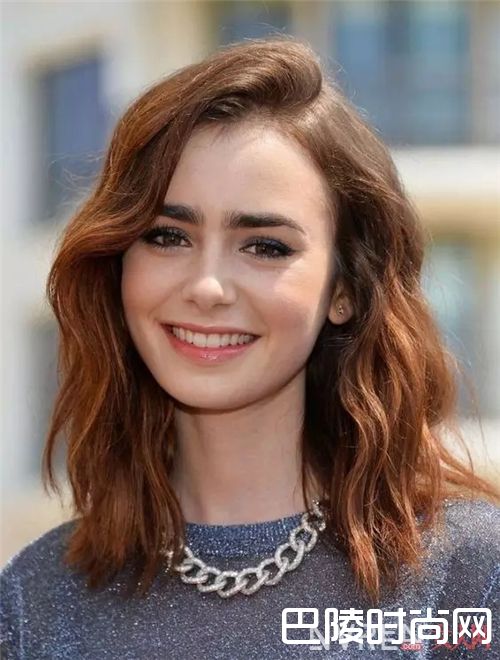 时髦披发造型_头发长度好尴尬 这样打理照样让你时髦飞起!