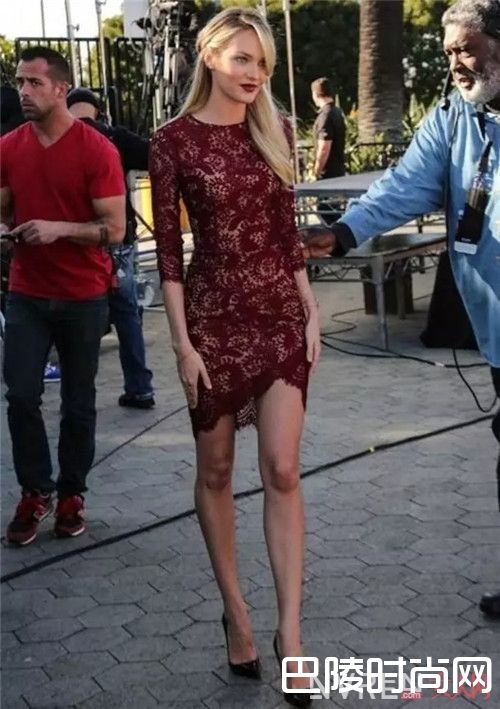 蕾丝裙怎么搭配_蕾丝打底裙不仅仅是裙子 还能做打底吗