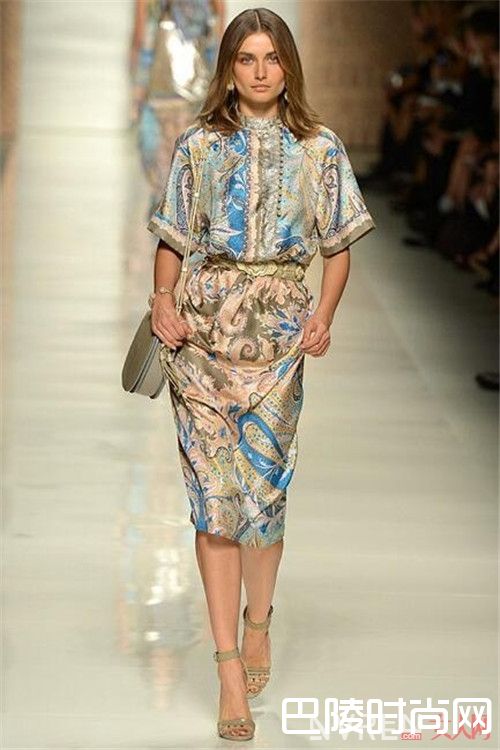 花纹印花介绍_印花元素备受青睐 一直是时尚圈的宠儿