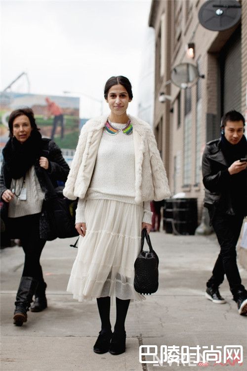 薄纱透视装如何穿出好气质_2017春夏十大流行元素抢先看 赶时髦一定要趁早！