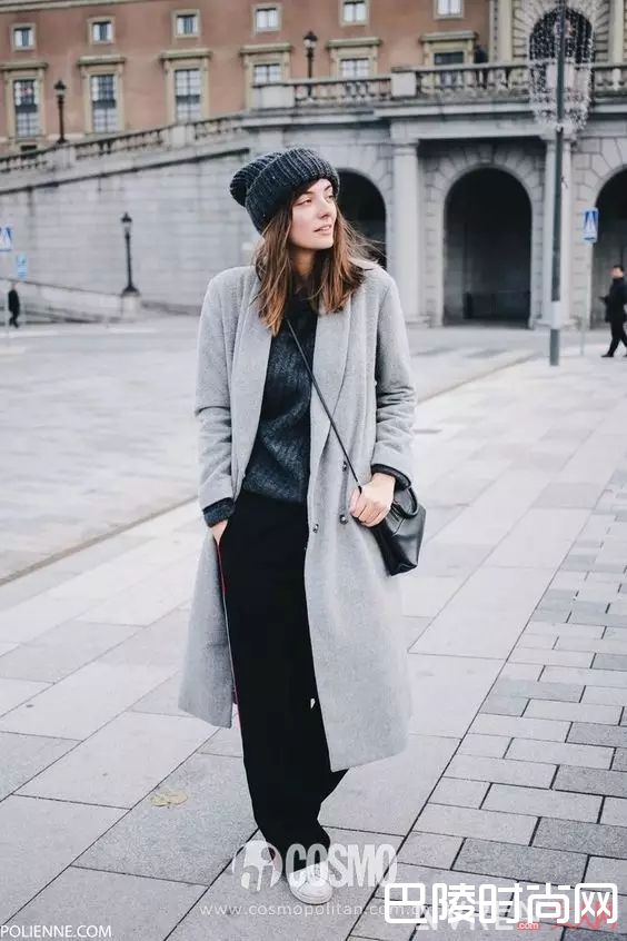 长外套+牛仔裤/长裙+球鞋_百穿不腻小白鞋，永远不会出错的穿搭公式