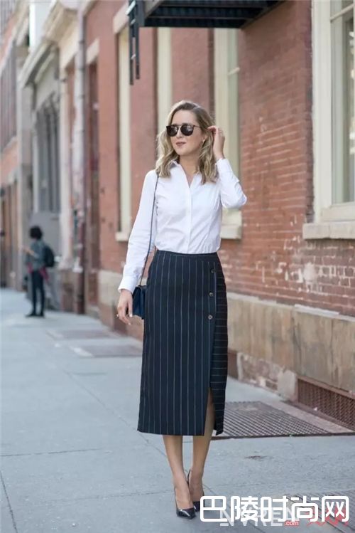 衬衫搭配铅笔裙_2017开春就用衬衫+裙子 时髦又有女人味！