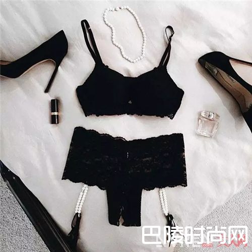 Frederick‘s of Hollywood简介_入手这4个bra品牌 就算有人拿小拳拳捶你的小胸口也不怕！