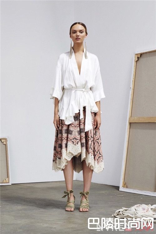 怎么系腰带气场全开_2017年的春装流行趋势有哪些 换季见街拍搭配