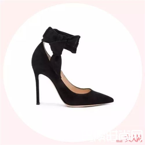 Bow Pumps简介_原来时髦新宠是这6款鞋!让你的穿搭多点小心机