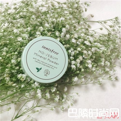 头发打理神器推荐_别抱怨黑长直戏路窄了！国民老公郭碧婷就是行走的发型书