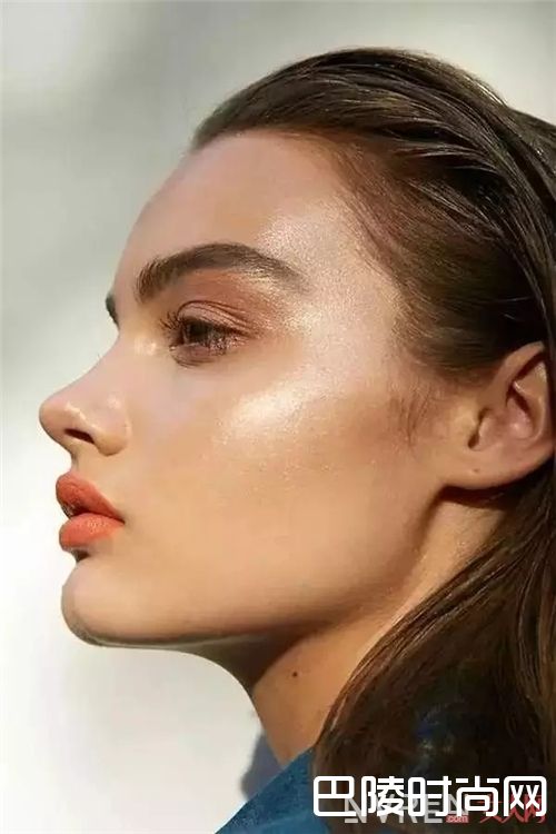 土唇妆搭配什么妆容最合适_新的一年我们不吃！但吃土唇可以有