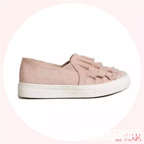 Ruffles Shoes简介_原来时髦新宠是这6款鞋！让你的穿搭多点小心机