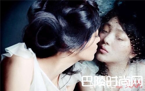 有颜色的化妆水有毒么_看过这些化妆水的测评 你会发现自己真该打脸了