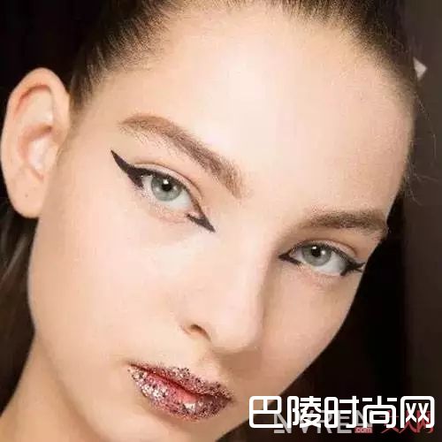 土唇妆玩出新风格_新的一年我们不吃!但吃土唇可以有