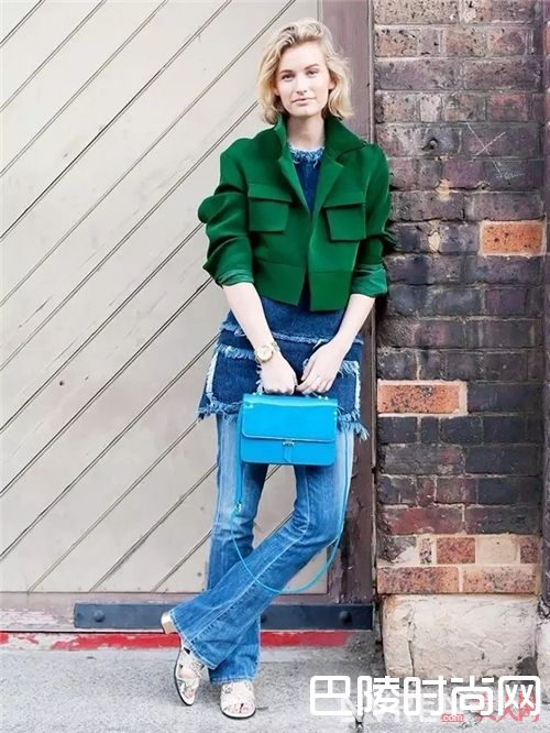外套小一号的搭配_今年流行穿衣短一号 这样更俏皮时髦噢！