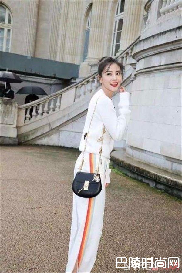 早春流行趋势侧条纹长裤_早春穿衣荒的你缺哪件 看看2017年早春流行趋势吧