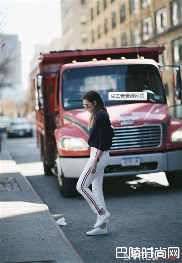 早春流行趋势侧条纹长裤_早春穿衣荒的你缺哪件 看看2017年早春流行趋势吧