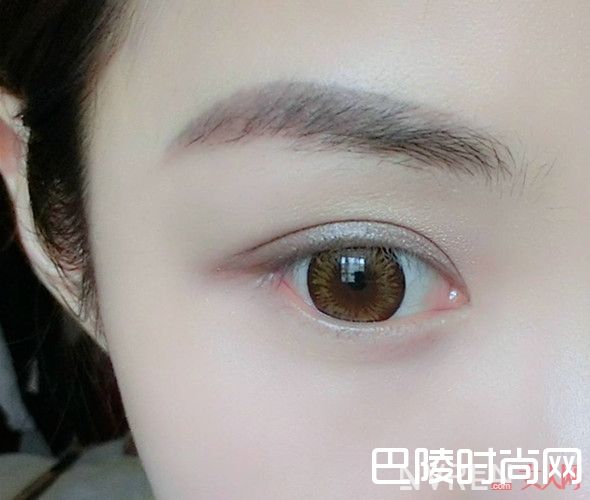 化眼妆步骤_泪眼妆化妆步骤详解 简单四步化出无辜大眼睛