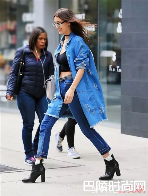 上衣小一号的搭配_今年流行穿衣短一号 这样更俏皮时髦噢！