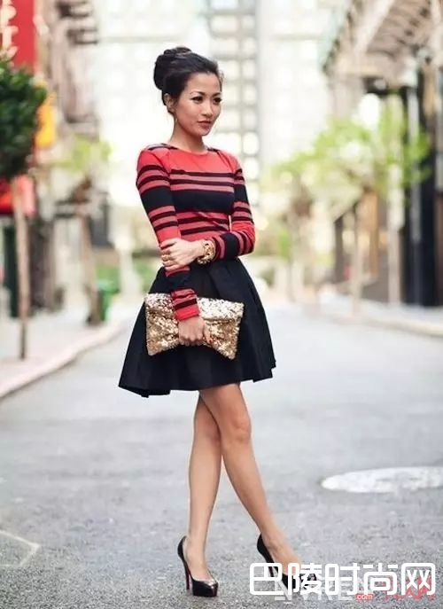 印花半裙短半裙_女人春天约会这样穿，让直男欲罢不能