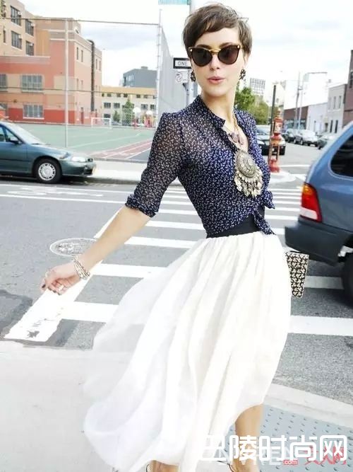 纱裙_女人春天约会这样穿，让直男欲罢不能