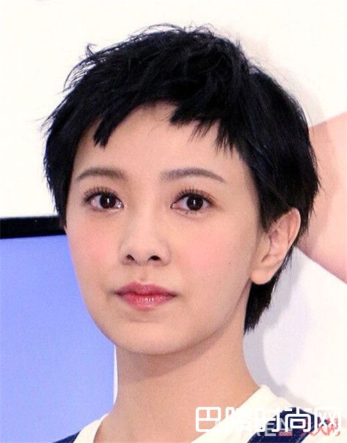 洋娃娃型的短卷发好看吗_哪种短发好看图 这几款让你坠入短发爱河