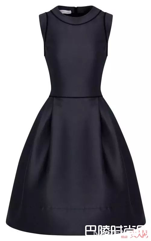 鸡尾酒小连衣裙_女人春天约会这样穿,让直男欲罢不能
