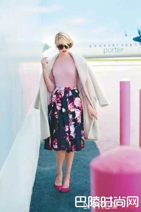 印花半裙短半裙_女人春天约会这样穿，让直男欲罢不能