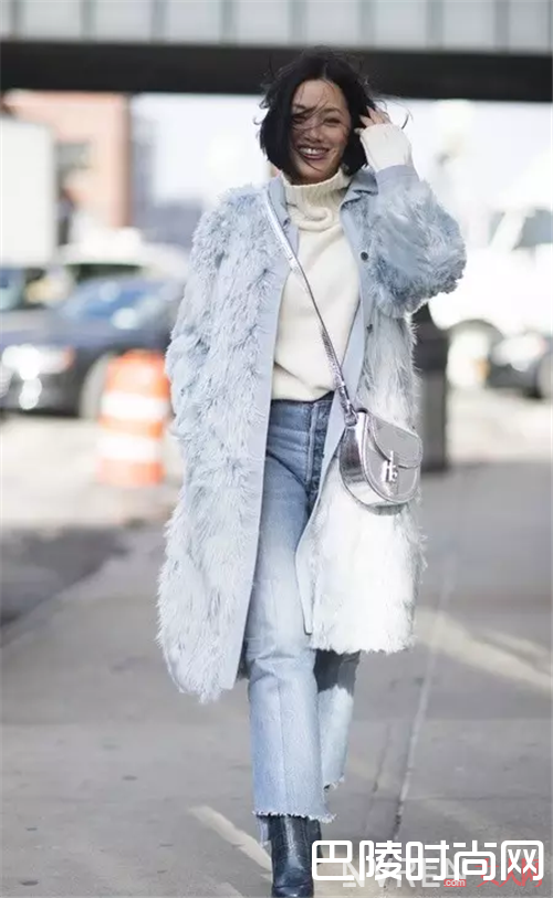 衬衫搭配浅色牛仔裤_浅色牛仔会显胖？看了这些你就知道是谣言了