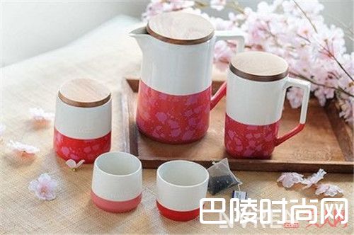 星巴克限定系列杯子简介_春季流行单品来袭 一鼓作气美丽到底