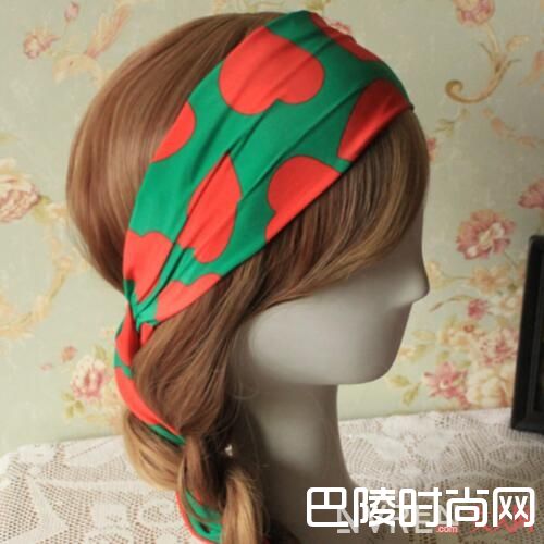 丝巾扎头发的重要步骤_丝巾怎么扎头发最好看 简单几步搞定造型烦恼
