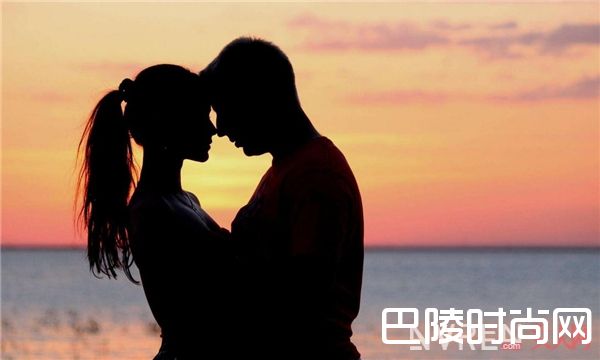 春天约会穿什么_春天第一次约会这样穿 让男友或老公欲罢不能