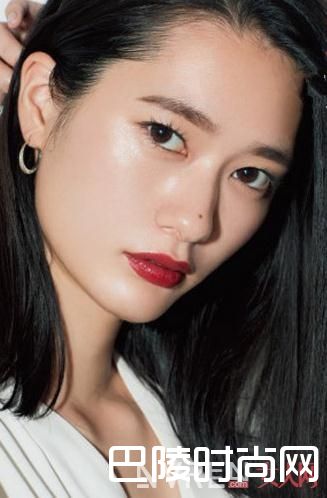 两款风格不同的交际妆_职场OL应酬必学交际妆 瞬间秒变全场瞩目焦点