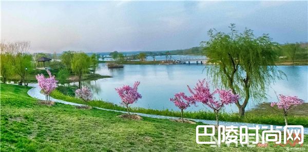 春天约会穿什么_春天第一次约会这样穿 让男友或老公欲罢不能