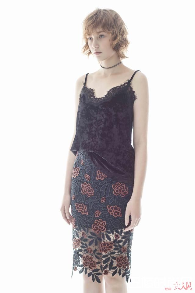 花样年华的绚烂系列_UR于本季新品 不一样的青春更有味道