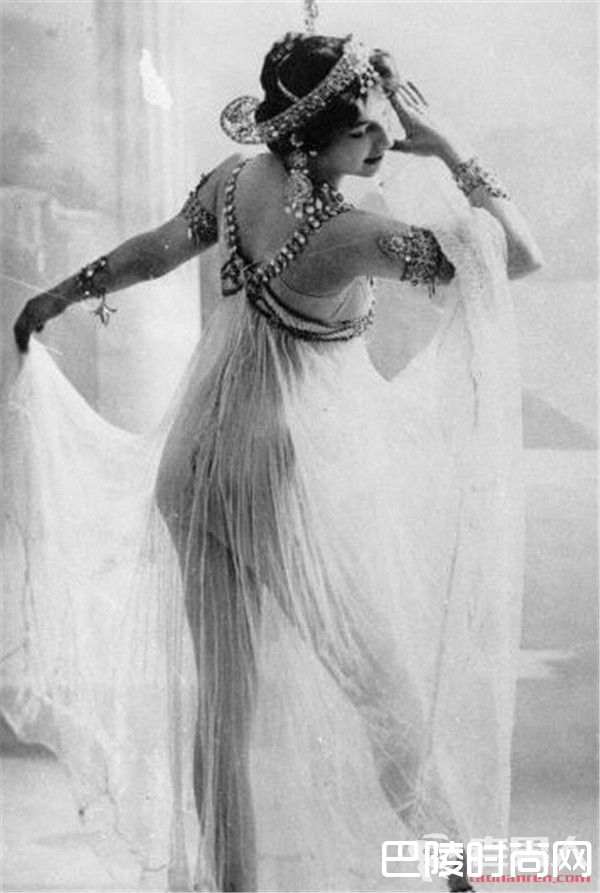 玛塔哈丽美艳女间谍_史上被贴荡妇标签的五个女性 她们改变了历史