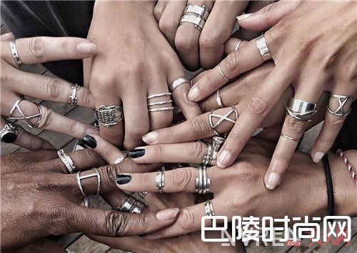 MONOCRAFFT饰品简介_相见恨晚小而美的首饰 今年桃花运就靠它了