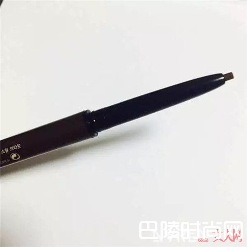 眼线怎么画_解决手残党的眼线问题  让完美眼妆杀伤力十足