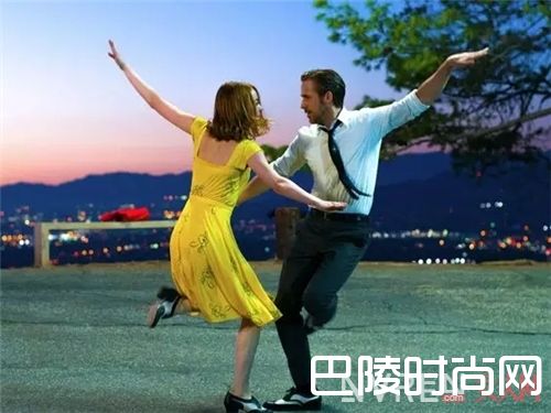 荧光感的颜色如何穿_你是暖肤色的人吗?这样穿衣能让你显得白!