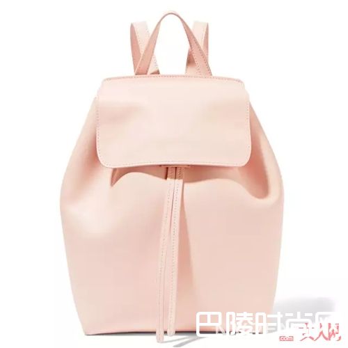 mini size双肩包的多种背法_双肩包翻身！打造时髦路线 