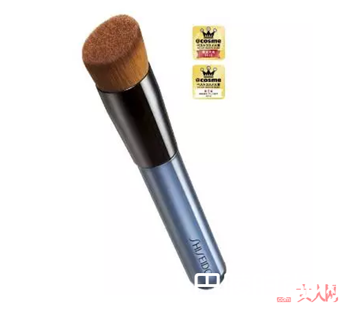 有哪些好用的粉底刷_不要再说妆容搞不定 那一定是你化妆刷没选好