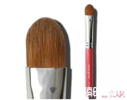化妆刷的有哪几种材质_不要再说妆容搞不定 那一定是你化妆刷没选好