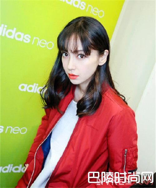 法式刘海明星示范_从集体lob头到全民剪刘海 再到二次元染发你都跟上了没