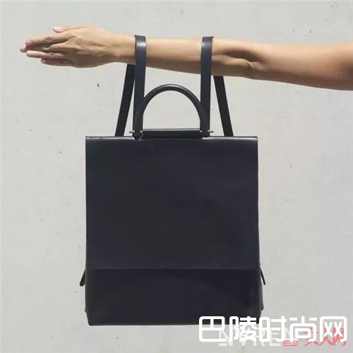 时装包变体双肩包_双肩包翻身！打造时髦路线 