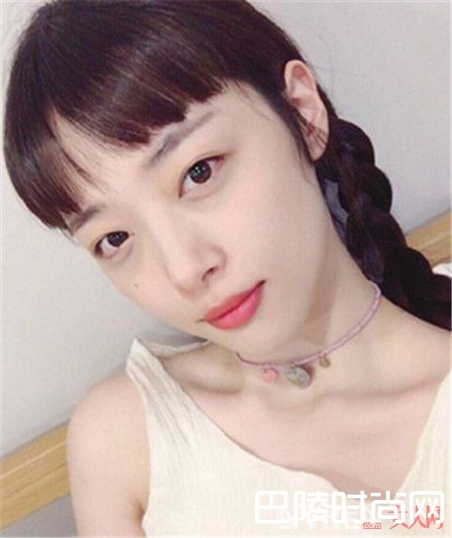 眉上刘海明星示范_从集体lob头到全民剪刘海 再到二次元染发你都跟上了没