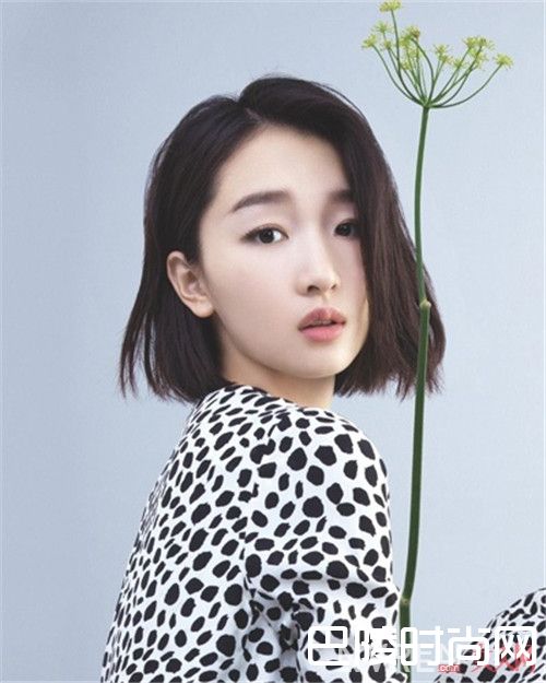 LOB头明星示范_从集体lob头到全民剪刘海 再到二次元染发你都跟上了没