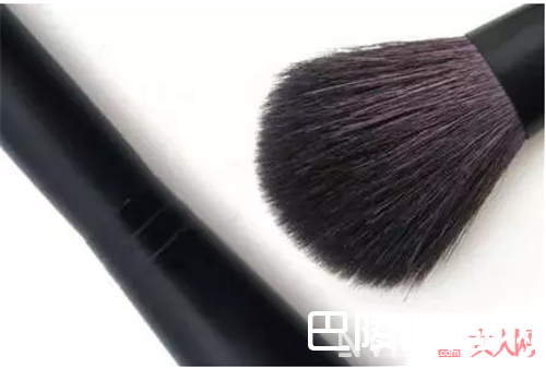 粉底刷分为哪几类_不要再说妆容搞不定 那一定是你化妆刷没选好