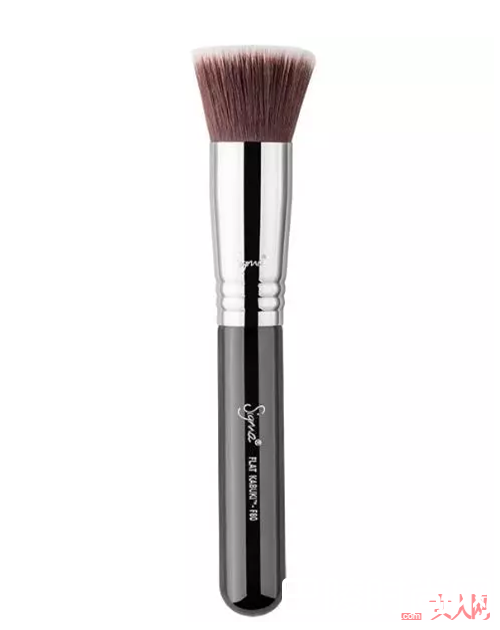 有哪些好用的粉底刷_不要再说妆容搞不定 那一定是你化妆刷没选好
