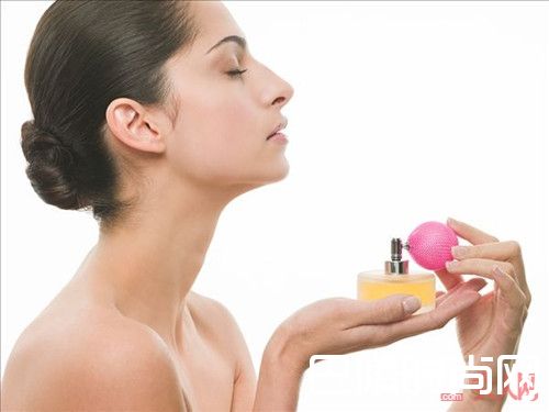 宝格丽voile de jasmine香水简介_哪10款神秘东方调香水能散发危险女人味