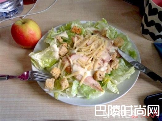 鸡肉沙拉+酸奶_七种减肥晚餐让你一月暴瘦10斤 夏天将至也无所畏惧